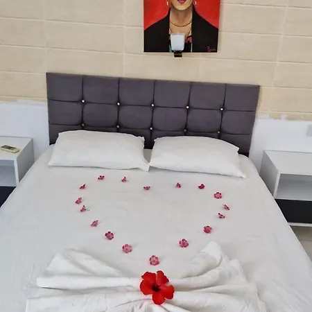 Otel Forties 3*